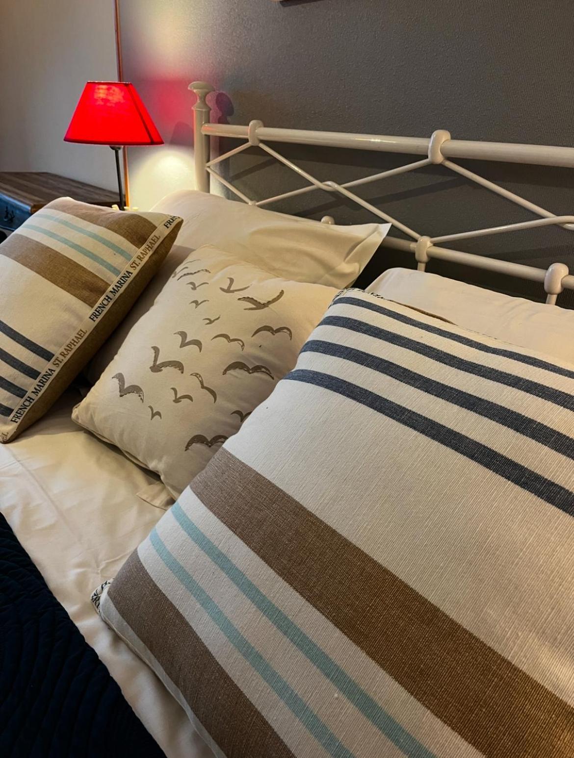Les Transats Chambre Et Appartements Face A La Mer Barfleur Esterno foto